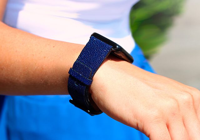 royal-blue-galuchat-leather-blue-apple-watch-band-made-in-italy-meridio